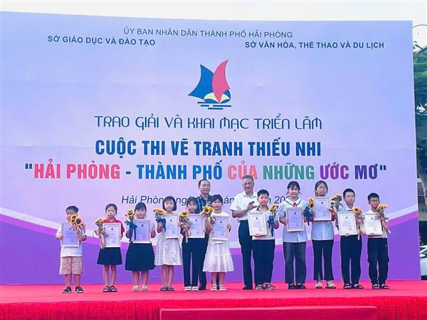 THÊM NIỀM VUI CHO GIÁO DỤC PHƯỜNG HẢI DƯƠNG TỪ CUỘC THI VẼ TRANH THIẾU NHI CẤP THÀNH PHỐ