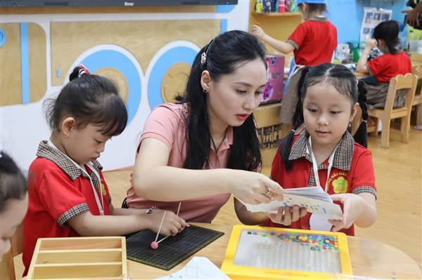 Đề xuất nhiều chính sách hỗ trợ cho gia đình sinh 2 bé gái