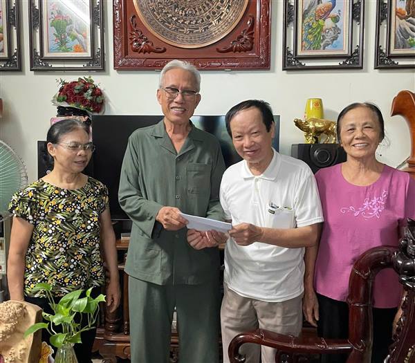 ẤM ÁP NGHĨA TÌNH TRI ÂN CỦA HỘI CỰU GIÁO CHỨC PHƯỜNG HẢI DƯƠNG