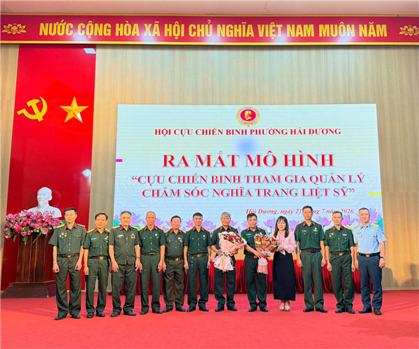 RA MẮT MÔ HÌNH “HỘI CỰU CHIẾN BINH PHƯỜNG HẢI DƯƠNG THAM GIA CHĂM SÓC NGHĨA TRANG LIỆT SĨ”