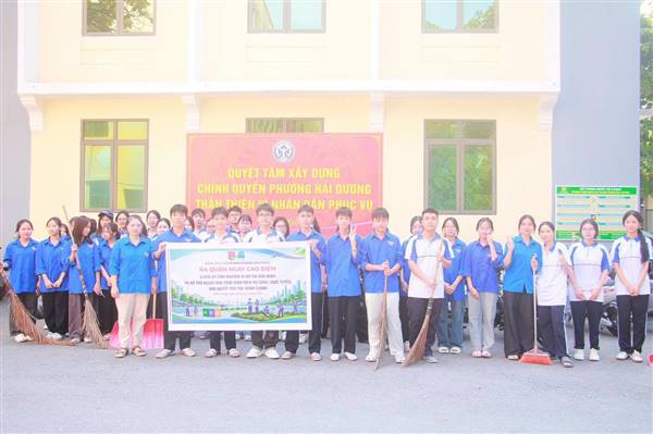 TUỔI TRẺ PHƯỜNG HẢI DƯƠNG RA QUÂN NGÀY CAO ĐIỂM “CHIẾN SĨ TÌNH NGUYỆN VÌ ĐÔ THỊ VĂN MINH”