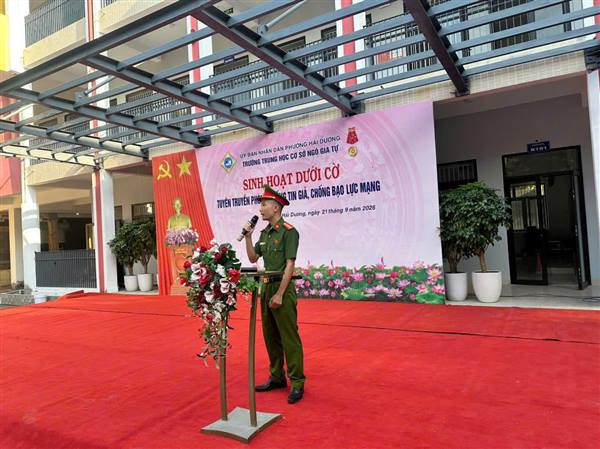 Công an phường Hải Dương: Tuyên truyền phòng, chống tin giả và bạo lực mạng Trường THCS Ngô Gia Tự: