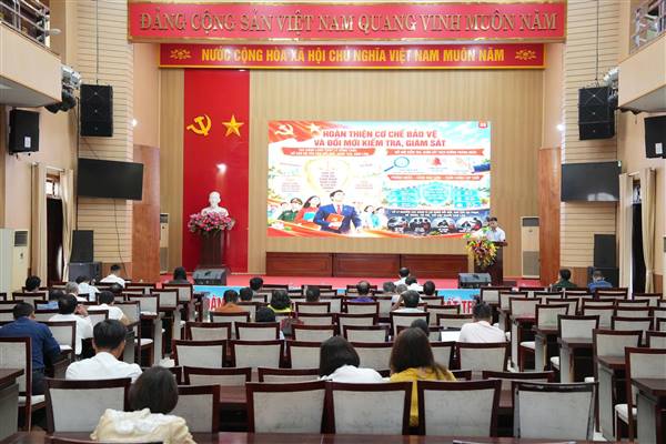 PHƯỜNG HẢI DƯƠNG TỔ CHỨC HỘI NGHỊ NGHIÊN CỨU, QUÁN TRIỆT CÁC VĂN BẢN CỦA CẤP TRÊN VÀ ĐẢNG ỦY PHƯỜNG