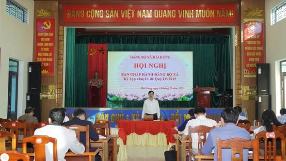 Đảng ủy xã Hải Hưng tổ chức họp Ban Chấp hành Đảng bộ xã (kỳ họp đột xuất quý IV/2025).