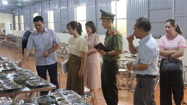 CÔNG TÁC AN TOÀN THỰC PHẨM TẠI CÁC TRƯỜNG HỌC CÓ BẾP ĂN BÁN TRÚ TRÊN ĐỊA BÀN XÃ HẢI HƯNG