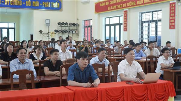 XÃ HẢI HƯNG THAM DỰ HỘI NGHỊ TRỰC TUYẾN TIẾP XÚC CỬ TRI SAU KỲ HỌP THỨ NHẤT, QUỐC HỘI KHÓA XVI