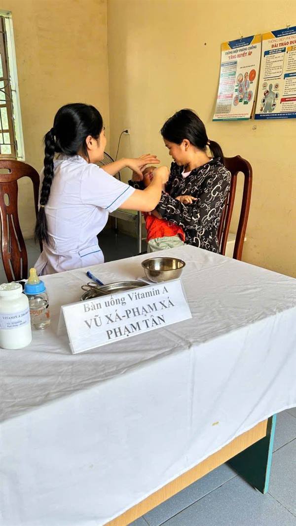 TRIỂN KHAI CHIẾN DỊCH CHO TRẺ UỐNG VITAMIN A LIỀU CAO ĐỢT 1 NĂM 2026 TRÊN ĐỊA BÀN XÃ HẢI HƯNG