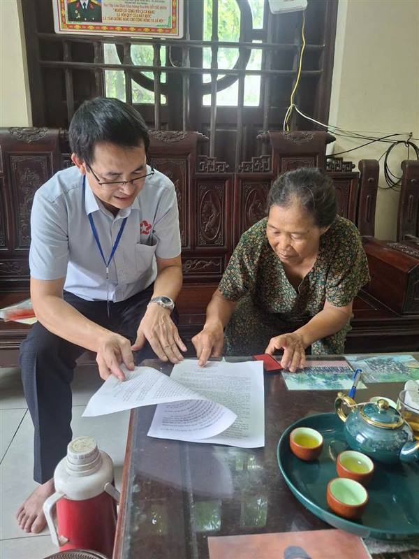 Trung tâm Phục vụ hành chính công xã Hải Hưng tích cực hỗ trợ người dân yếu thế giải quyết thủ tục hành chính tại nhà, với tinh thần thứ 7, chủ nhật  không nghỉ