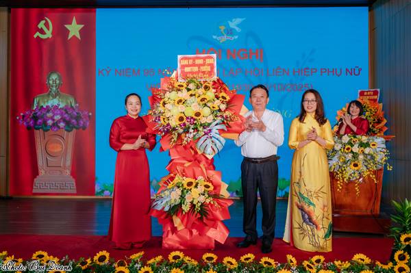 Phường Hòa Bình tổ chức Hội nghị kỷ niệm 95 năm Ngày thành lập Hội Liên hiệp Phụ nữ Việt Nam (20/10/1930 – 20/10/2025) /