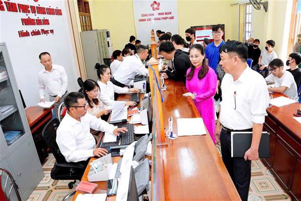 TRUNG TÂM PHỤC VỤ  HÀNH CHÍNH CÔNG PHƯỜNG HÒA BÌNH  HOẠT ĐỘNG ỔN ĐỊNH SAU 3 THÁNG VẬN HÀNH