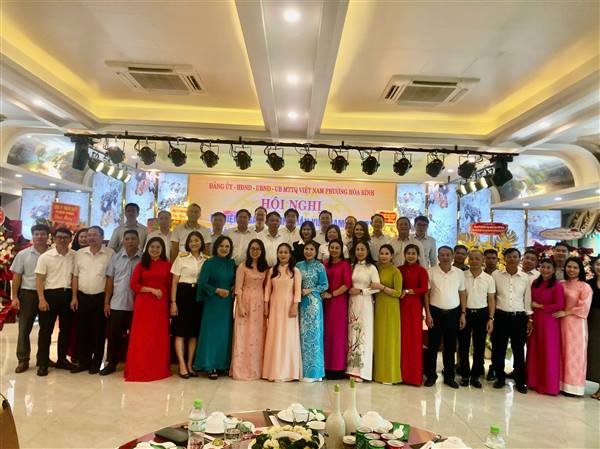 Phường Hòa Bình tổ chức gặp mặt doanh nghiệp, doanh nhân nhân kỷ niệm Ngày Doanh nhân Việt Nam 13/10