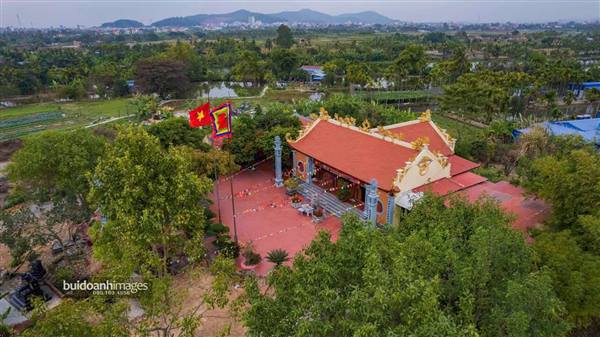 Di tích lịch sử Đền Nam Triệu phường Hòa Bình. 