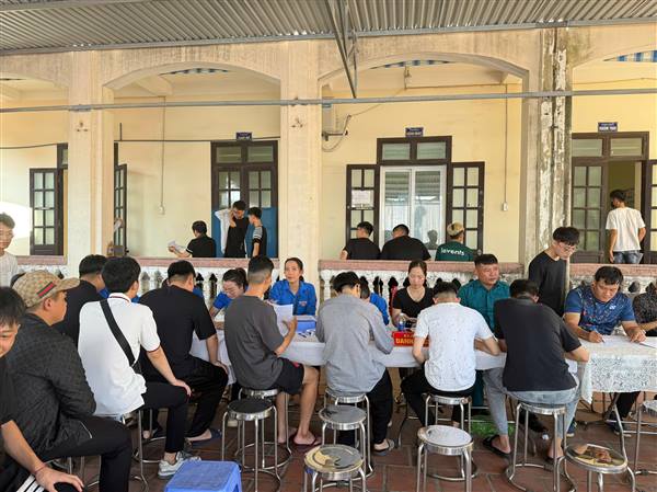 Phường Hòa Bình tổ chức khám sơ tuyển nghĩa vụ quân sự năm 2026. 