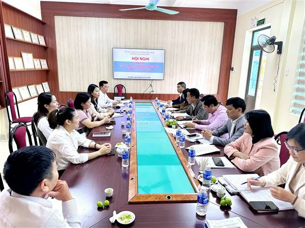 ĐOÀN GIÁM SÁT CỦA THƯỜNG TRỰC HĐND PHƯỜNG LÀM VIỆC TẠI TRƯỜNG THCS HOÀ BÌNH