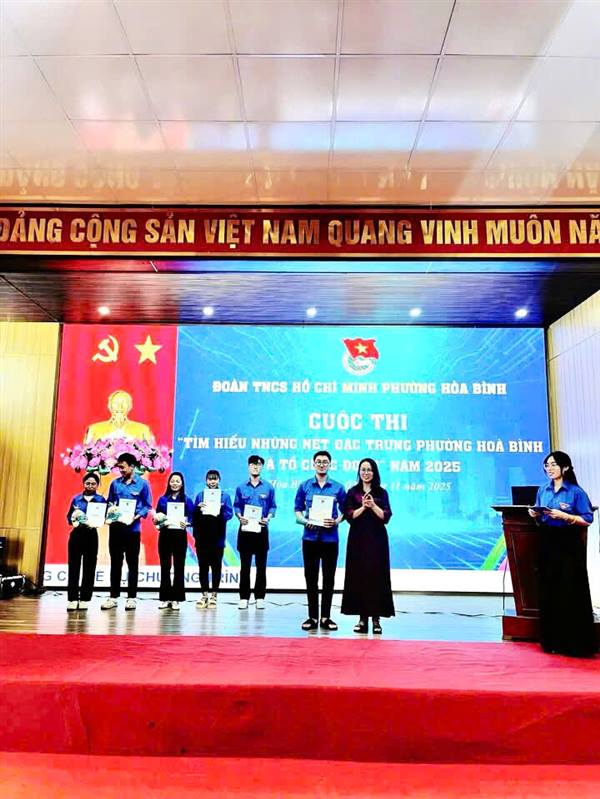 Cuộc thi “Tìm hiểu những nét đặc trưng phường Hòa Bình và Tổ chức Đoàn” cùng Chuyên đề “Tìm hiểu về chuyển đổi số và ứng dụng trí tuệ nhân tạo (AI)”.