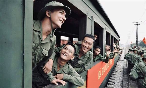 Đảng ủy phường đã tổ chức buổi chiếu bộ phim lịch sử đặc sắc “Mưa Đỏ”