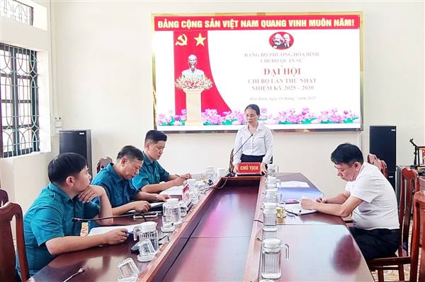 Tổ chức thành công Đại hội Chi bộ Quân sự phường Hòa Bình.