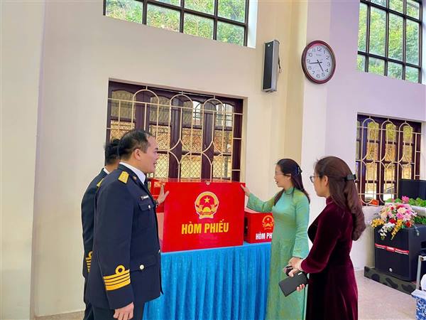 CÔNG TÁC CHUẨN BỊ BẦU CỬ TẠI LỮ ĐOÀN ĐẶC CÔNG HẢI QUÂN 126 .