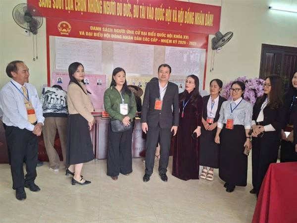 Đồng chí Nguyễn Anh Tuân, Ủy viên Thành ủy, Phó chủ tịch Ủy ban MTTQVN thành phố kiêm Chủ tịch Liên Đoàn lao động thành phố, Ủy viên Ủy ban bầu cử thành phố - Phó trưởng đoàn giám sát số 13  giám sát công tác bầu cử  Đại biểu Quốc hội khóa XVI và đại biểu HĐND các cấp nhiệm kỳ 2026-2031 phường Hòa Bình.