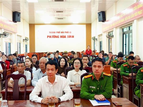 Hội nghị triển khai cài đặt Sổ sức khỏe điện tử và định danh điện tử năm 2026 tại phường Hòa Bình