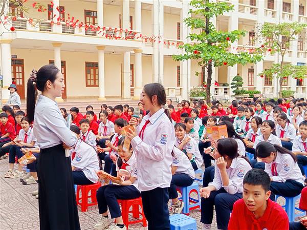 Tuyên truyền công tác xã hội đối với trẻ em năm 2026 tại Trường THCS An Lư.