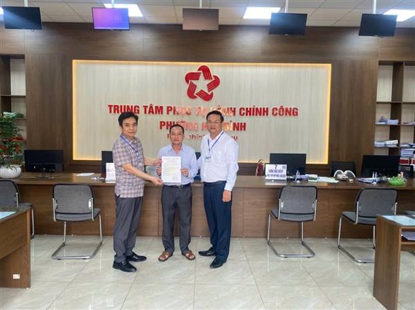 Trung tâm Phục vụ Hành chính công phường Hòa Bình triển khai  cấp “Giấy chứng nhận đăng ký hộ kinh doanh chỉ trong 15 phút . 
