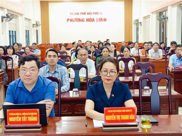 ĐẢNG ỦY PHƯỜNG HÒA BÌNH TỔ CHỨC TIẾP SÓNG HỘI NGHỊ TRỰC TUYẾN BÁO CÁO VIÊN THÀNH PHỐ THÁNG 4 NĂM 2026.