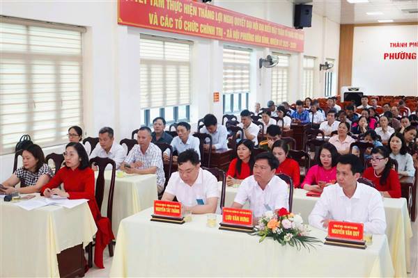 PHƯỜNG HÒA BÌNH TỔ CHỨC HỘI NGHỊ TỔNG KẾT CÔNG TÁC THỰC HIỆN CHÍNH SÁCH BẢO HIỂM XÃ HỘI, BẢO HIỂM Y TẾ NĂM 2025, TRIỂN KHAI NHIỆM VỤ NĂM 2026