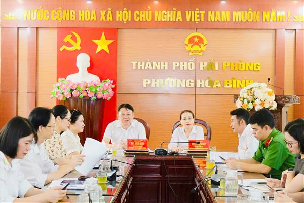 UBND phường Hòa Bình tham dự Hội nghị trực tuyến phiên họp thường kỳ tháng 5/2026 của thành phố. 