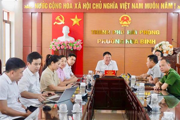 UBND PHƯỜNG HÒA BÌNH THAM DỰ HỘI NGHỊ TRỰC TUYẾN PHIÊN HỌP CHUYÊN ĐỀ CỦA BAN CHỈ ĐẠO CHÍNH PHỦ VỀ PHÁT TRIỂN KHOA HỌC, CÔNG NGHỆ, ĐỔI MỚI SÁNG TẠO, CHUYỂN ĐỔI SỐ VÀ ĐỀ ÁN 06