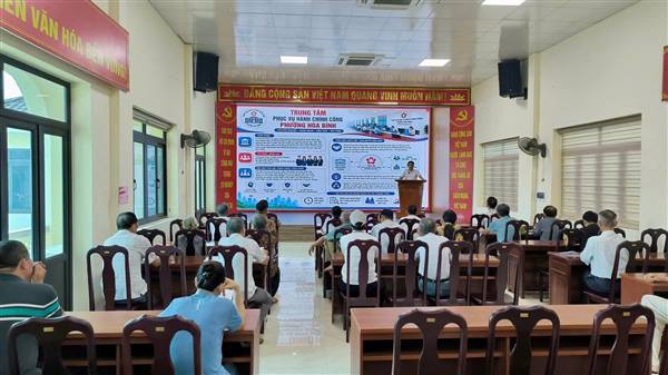 Hội nghị tuyên truyền, phổ biến kiến thức về chuyển đổi số, trí tuệ nhân tạo AI và dịch vụ công trực tuyến cho đảng viên các chi bộ tổ dân phố 1, Đông Phương 1 và Hà Phú 3.