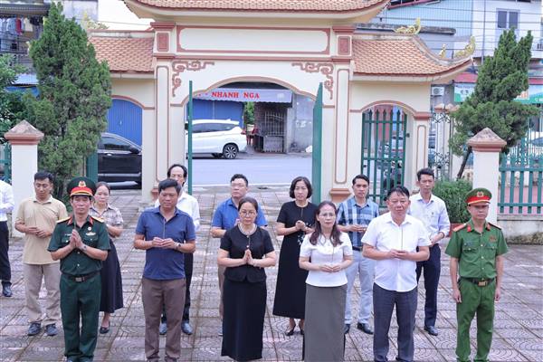 PHƯỜNG HÒA BÌNH TỔ CHỨC DÂNG HƯƠNG TRƯỚC DIỄN TẬP TÁC CHIẾN TRONG KHU VỰC PHÒNG THỦ NĂM 2026