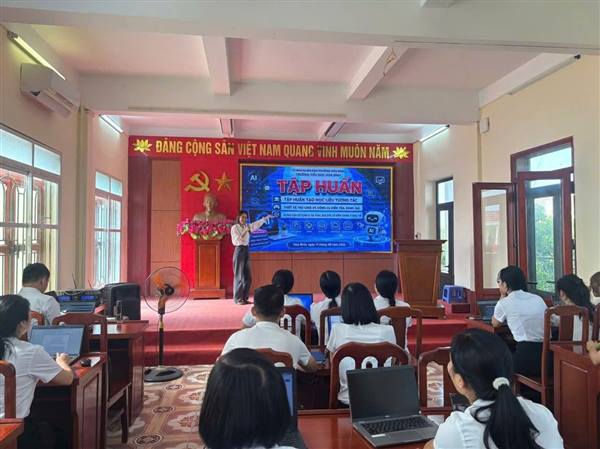 TRƯỜNG TIỂU HỌC HÒA BÌNH TỔ CHỨC TẬP HUẤN ỨNG DỤNG AI TRONG DẠY HỌC 