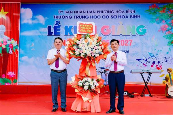 TRƯỜNG THCS HÒA BÌNH KHAI GIẢNG NĂM HỌC MỚI, QUYẾT TÂM NÂNG CAO CHẤT LƯỢNG DẠY VÀ HỌC.