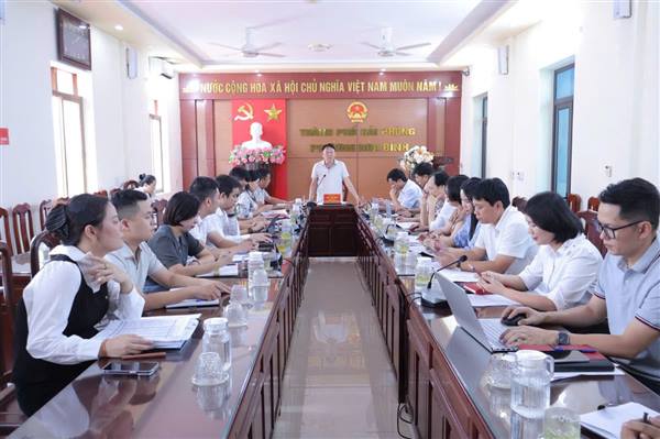 Phiên họp thường kỳ nhằm đánh giá tình hình thực hiện nhiệm vụ phát triển kinh tế - xã hội, quốc phòng - an ninh tháng 8 và 8 tháng đầu năm; triển khai phương hướng, nhiệm vụ trọng tâm tháng 9 và những tháng cuối năm 2026.