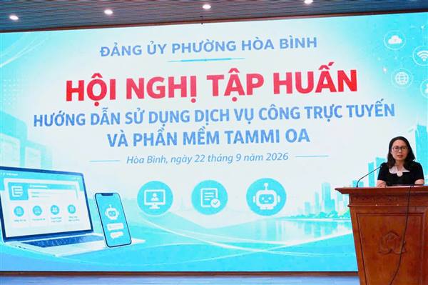 HÒA BÌNH TẬP HUẤN SỬ DỤNG DỊCH VỤ CÔNG TRỰC TUYẾN VÀ PHẦN MỀM TAMMI OA.