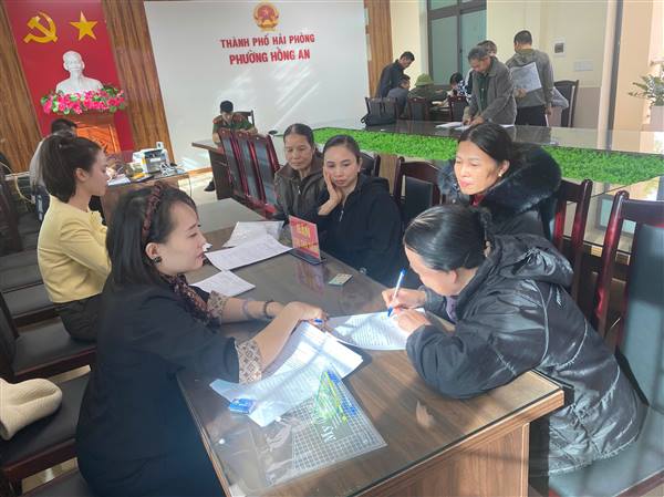 UBND phường Hồng An Chi trả tiền bồi thường, hỗ trợ cho các hộ dân phục vụ Dự án Khu công nghiệp Nomura - Hải Phòng giai đoạn 2 (đợt 3)