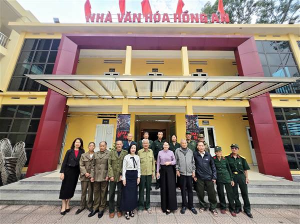 Phường Hồng An công chiếu bộ phim “Mưa Đỏ” - Tôn vinh giá trị hòa bình và tinh thần dân tộc