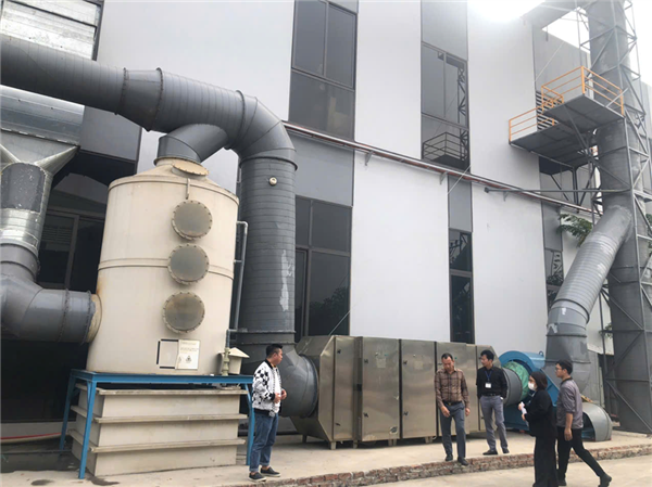 UBND phường kiểm tra việc chấp hành pháp luật về bảo vệ môi trường đối với Công ty Cổ phần Đầu tư Sản xuất và Thương mại Tuấn Anh