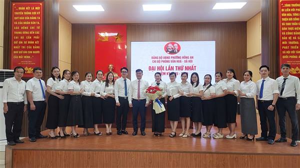 Các Chi bộ trực thuộc Đảng bộ các Cơ quan Đảng và Đảng bộ UBND phường Hồng An tổ chức Đại hội lần thứ nhất, nhiệm kỳ 2025 - 2030