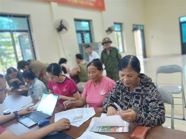UBND phường Hồng An triển khai 38 tổ công tác phát quà cho Nhân dân dịp kỷ niệm 80 năm Cách mạng Tháng Tám và Quốc khánh 2/9