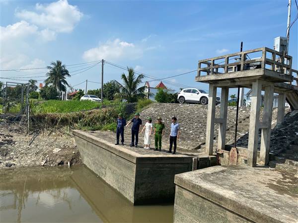 Chủ động triển khai công tác bảo vệ đê điều, công trình thủy lợi ứng phó bão số 9 (Ragasa) trên địa bàn phường Hồng An