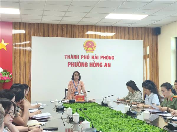 HỘI NGHỊ TRIỂN KHAI CÔNG TÁC CHUẨN BỊ TỔ CHỨC KỲ THI TUYỂN SINH LỚP 10 THPT NĂM HỌC 2026–2027 VÀ KỲ THI TỐT NGHIỆP THPT NĂM 2026 TRÊN ĐỊA BÀN PHƯỜNG HỒNG AN