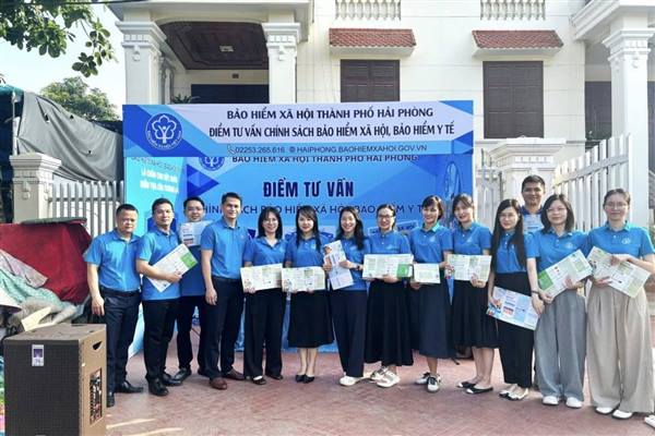 Ra quân hưởng ứng Tháng cao điểm tuyên truyền, phát triển người tham gia bảo hiểm xã hội, bảo hiểm y tế trên địa bàn phường Hồng An