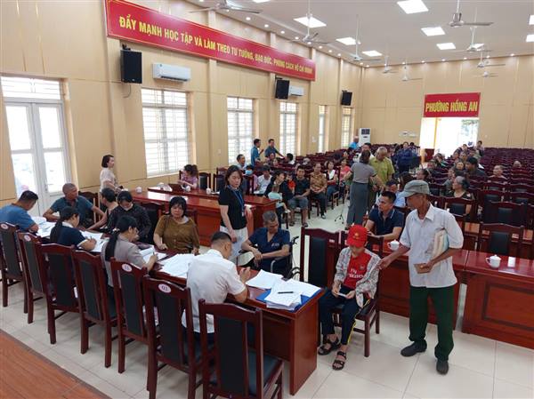 PHƯỜNG HỒNG AN: TỔ CHỨC XÉT DUYỆT DẠNG TẬT VÀ XÁC ĐỊNH MỨC ĐỘ KHUYẾT TẬT CHO NGƯỜI DÂN TRÊN ĐỊA BÀN