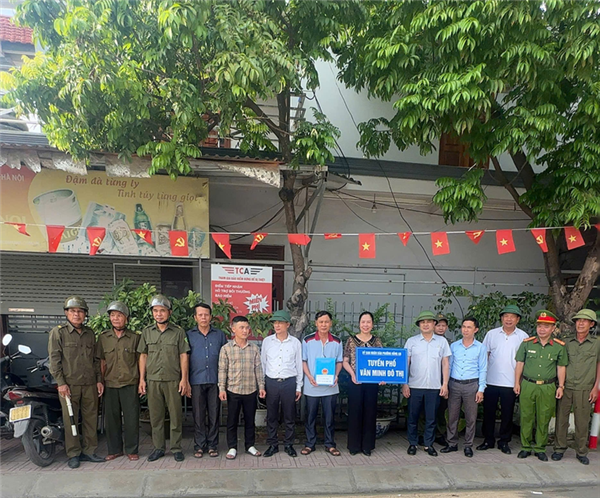 PHƯỜNG HỒNG AN TỔ CHỨC BÀN GIAO “TUYẾN PHỐ VĂN MINH ĐÔ THỊ”
