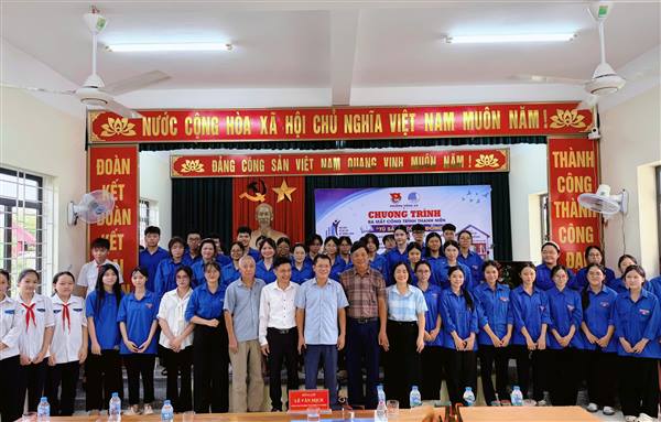 TUỔI TRẺ HỒNG AN RA MẮT CÔNG TRÌNH THANH NIÊN "TỦ SÁCH CỘNG ĐỒNG" – LAN TỎA VĂN HÓA ĐỌC