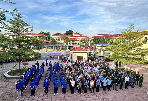 UBMTTQVN PHƯỜNG HỒNG AN PHÁT ĐỘNG PHONG TRÀO “TOÀN DÂN CHUNG TAY BẢO VỆ MÔI TRƯỜNG, VÌ MỘT HẢI PHÒNG XANH - SẠCH - ĐẸP” 