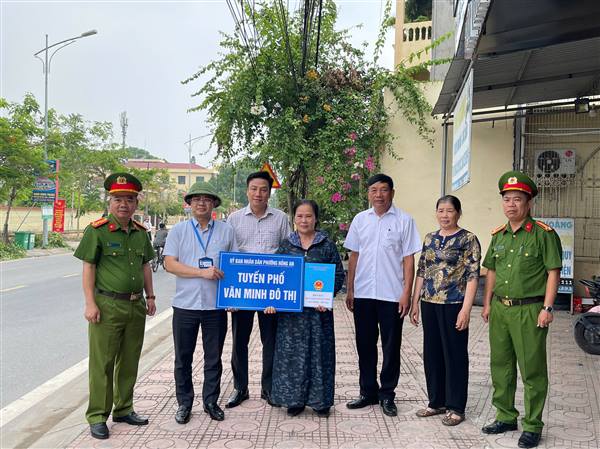 PHƯỜNG HỒNG AN TỔ CHỨC BÀN GIAO “TUYẾN PHỐ VĂN MINH ĐÔ THỊ”
