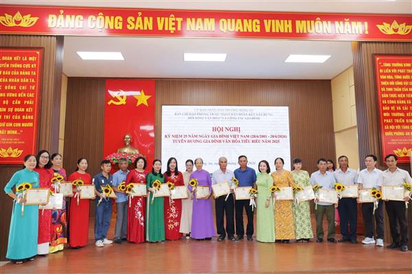 Phường Hồng An đẩy mạnh phong trào "Toàn dân đoàn kết xây dựng đời sống văn hoá" và Công tác gia đình